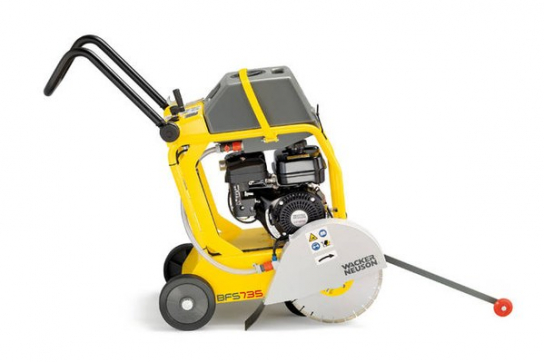 Нарезчик швов бензиновый Wacker Neuson BFS 735 A по выгодной цене в Сыктывкаре. Надежное качество и лучшие условия ждут вас.